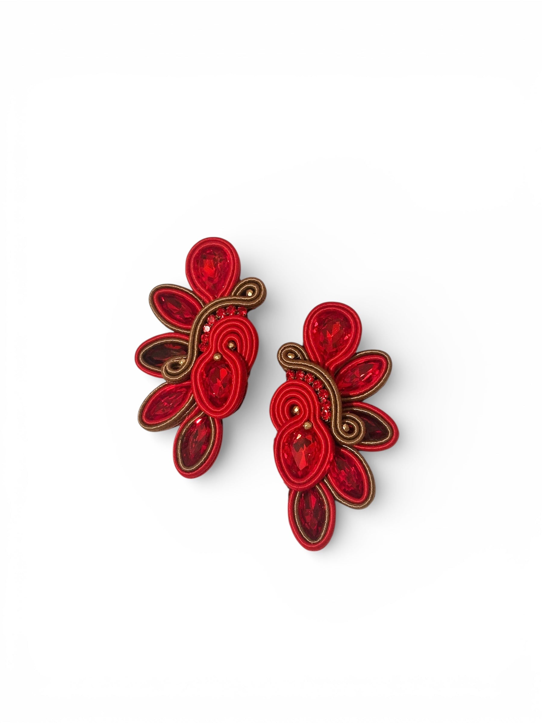 Orecchini Soutache RUBINA – Cristalli Rosso Rubino Artigianali